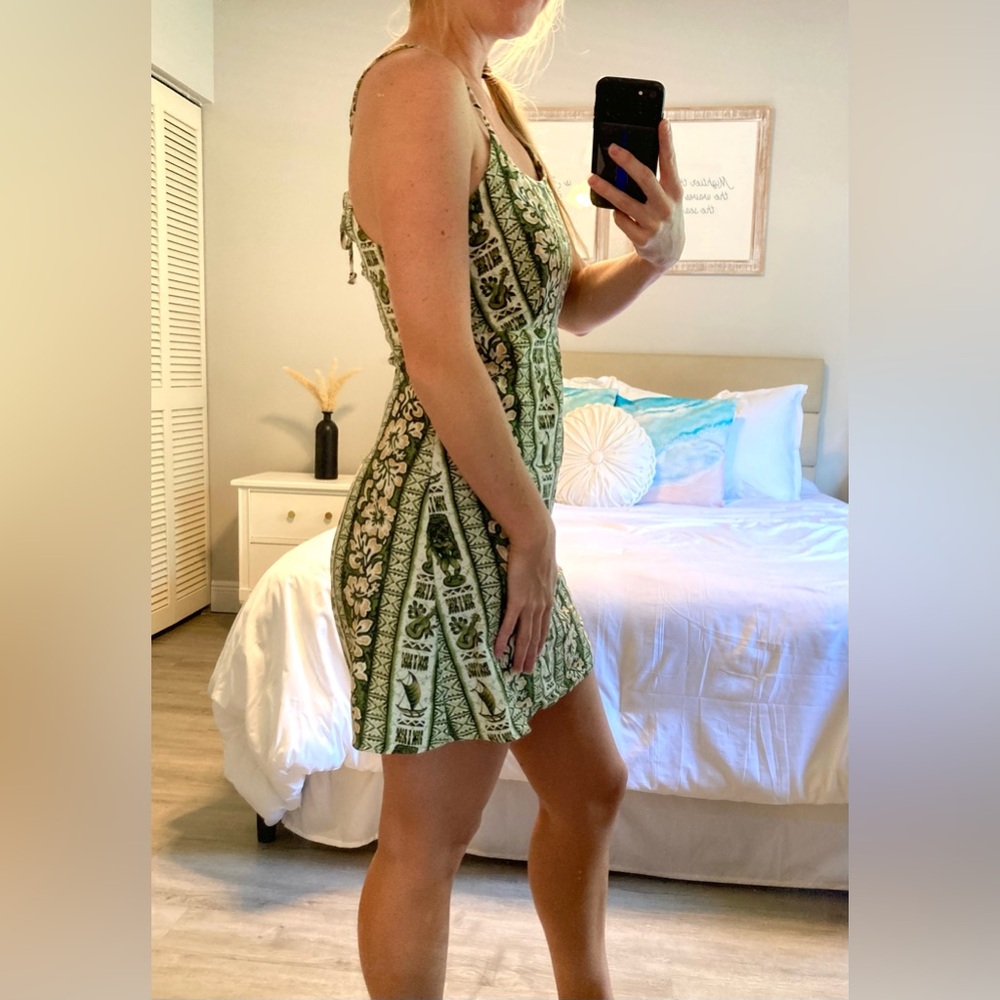 SALE❤️ Vintage Hawaiian Floral Green Dress Vacation Sun Dress Retro Tiki Dress - Picture 10 of 10